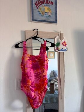 Beach Native Hawaiian Floral Print One Piece Swimsuit